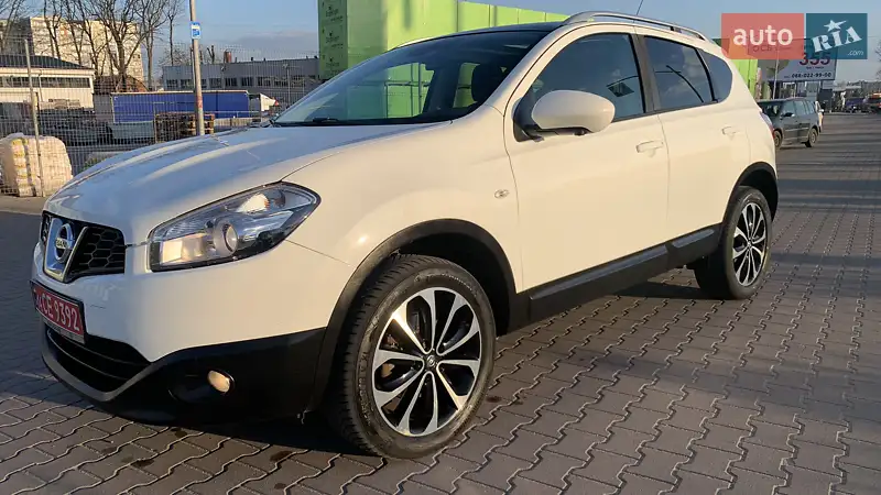 Позашляховик / Кросовер Nissan Qashqai 2012 в 
