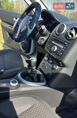 Внедорожник / Кроссовер Nissan Qashqai 2008 в 