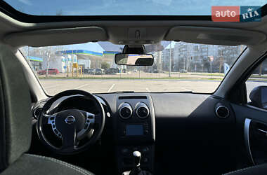 Внедорожник / Кроссовер Nissan Qashqai 2010 в 
