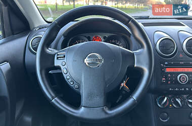 Позашляховик / Кросовер Nissan Qashqai 2010 в 