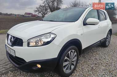 Внедорожник / Кроссовер Nissan Qashqai 2010 в 