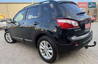 Внедорожник / Кроссовер Nissan Qashqai 2013 в 