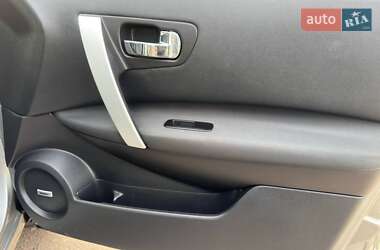 Внедорожник / Кроссовер Nissan Qashqai 2011 в 