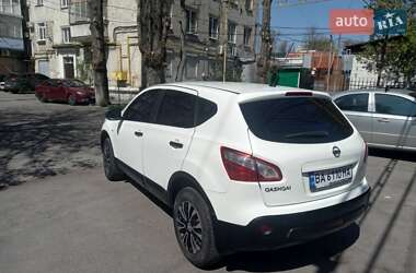 Внедорожник / Кроссовер Nissan Qashqai 2012 в 