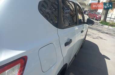 Внедорожник / Кроссовер Nissan Qashqai 2012 в 