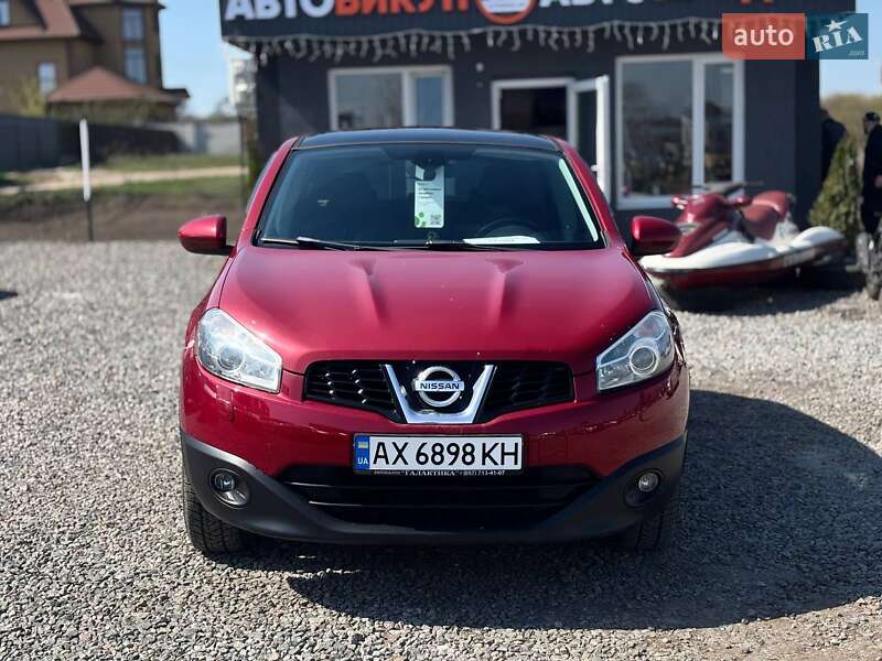 Внедорожник / Кроссовер Nissan Qashqai 2010 в 