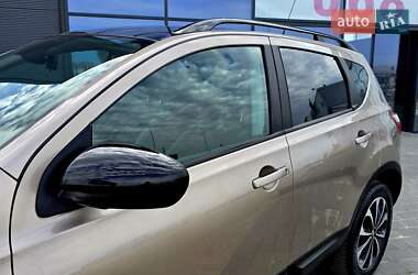 Внедорожник / Кроссовер Nissan Qashqai 2013 в 