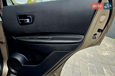Внедорожник / Кроссовер Nissan Qashqai 2013 в 