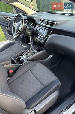 Внедорожник / Кроссовер Nissan Qashqai 2014 в 