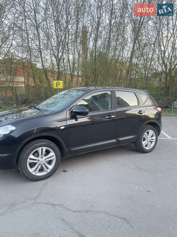 Внедорожник / Кроссовер Nissan Qashqai 2011 в Каменец-Подольском
