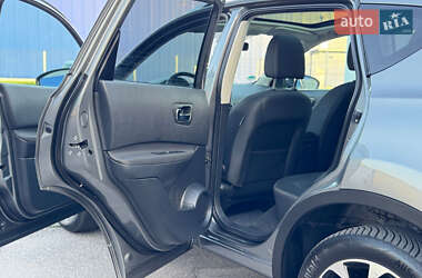 Внедорожник / Кроссовер Nissan Qashqai 2012 в 