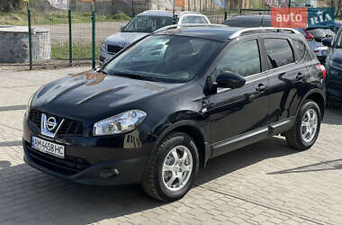 Внедорожник / Кроссовер Nissan Qashqai 2012 в 