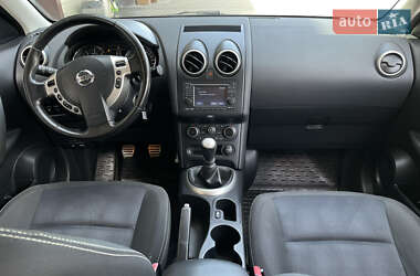 Внедорожник / Кроссовер Nissan Qashqai 2012 в 