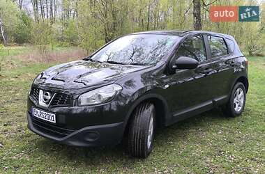 Внедорожник / Кроссовер Nissan Qashqai 2013 в 
