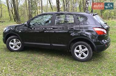 Внедорожник / Кроссовер Nissan Qashqai 2013 в 