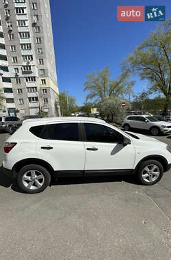 Позашляховик / Кросовер Nissan Qashqai 2012 в 