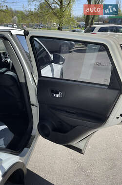Позашляховик / Кросовер Nissan Qashqai 2012 в 