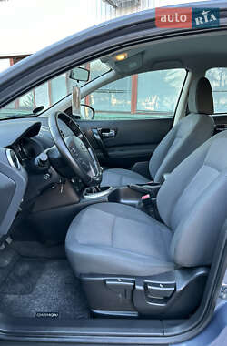 Позашляховик / Кросовер Nissan Qashqai 2010 в 