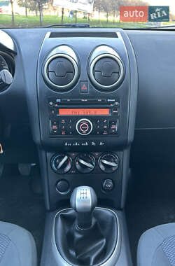 Позашляховик / Кросовер Nissan Qashqai 2010 в 