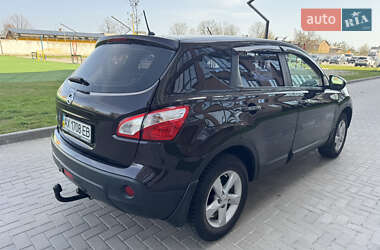 Внедорожник / Кроссовер Nissan Qashqai 2013 в 
