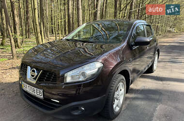 Внедорожник / Кроссовер Nissan Qashqai 2013 в 