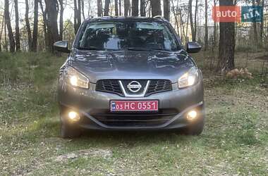 Позашляховик / Кросовер Nissan Qashqai 2012 в 