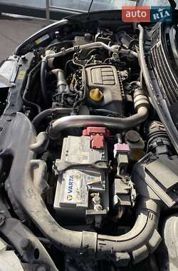 Внедорожник / Кроссовер Nissan Qashqai 2012 в 
