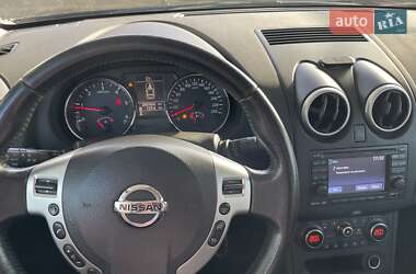 Внедорожник / Кроссовер Nissan Qashqai 2012 в 