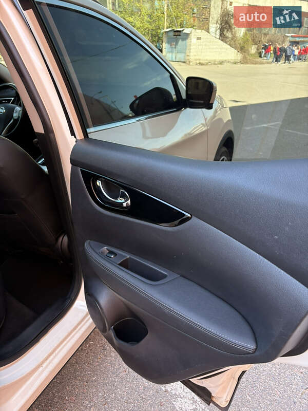 Внедорожник / Кроссовер Nissan Qashqai 2015 в Киеве