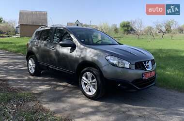 Внедорожник / Кроссовер Nissan Qashqai 2012 в Хороле