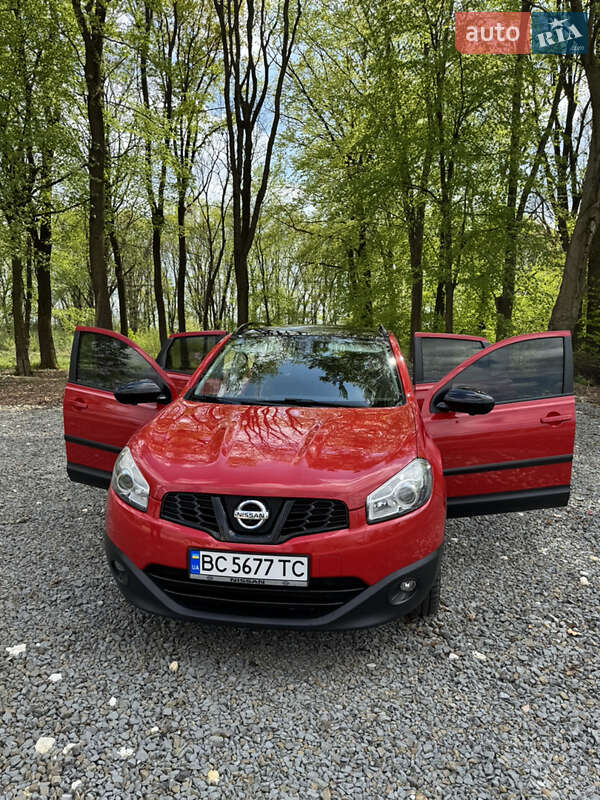 Позашляховик / Кросовер Nissan Qashqai 2012 в Самборі