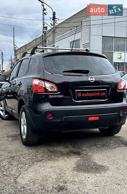 Позашляховик / Кросовер Nissan Qashqai 2013 в 