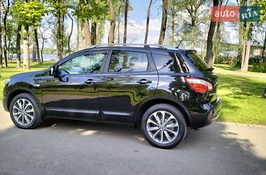 Позашляховик / Кросовер Nissan Qashqai 2012 в 