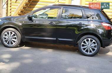 Позашляховик / Кросовер Nissan Qashqai 2012 в 