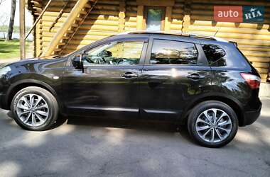 Позашляховик / Кросовер Nissan Qashqai 2012 в 