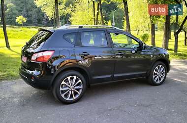 Позашляховик / Кросовер Nissan Qashqai 2012 в 