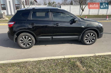 Внедорожник / Кроссовер Nissan Qashqai 2012 в 