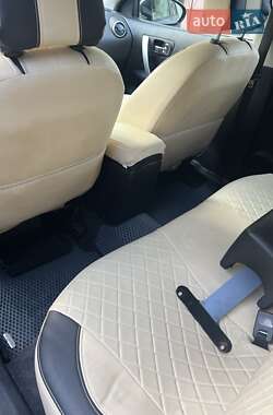 Позашляховик / Кросовер Nissan Qashqai 2010 в 