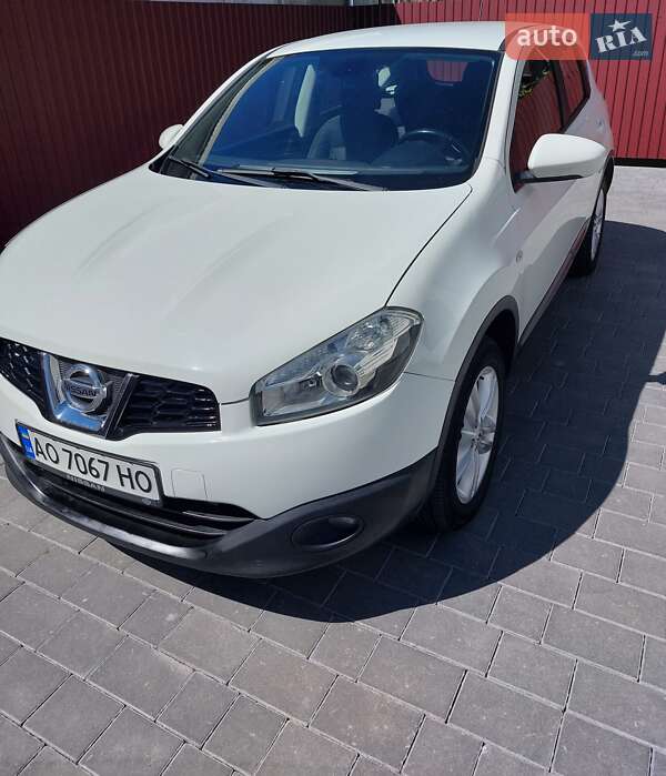 Позашляховик / Кросовер Nissan Qashqai 2013 в Ужгороді