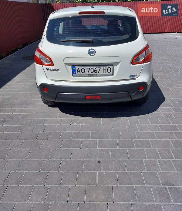Позашляховик / Кросовер Nissan Qashqai 2013 в Ужгороді