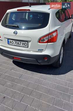 Позашляховик / Кросовер Nissan Qashqai 2013 в 