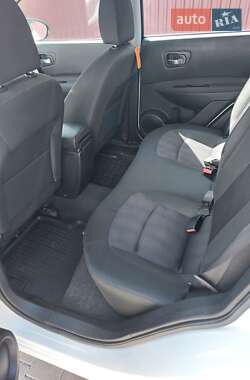 Позашляховик / Кросовер Nissan Qashqai 2013 в 