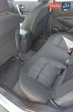 Позашляховик / Кросовер Nissan Qashqai 2013 в 