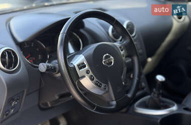 Внедорожник / Кроссовер Nissan Qashqai 2012 в 