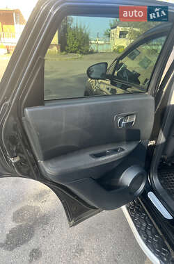 Позашляховик / Кросовер Nissan Qashqai 2009 в 