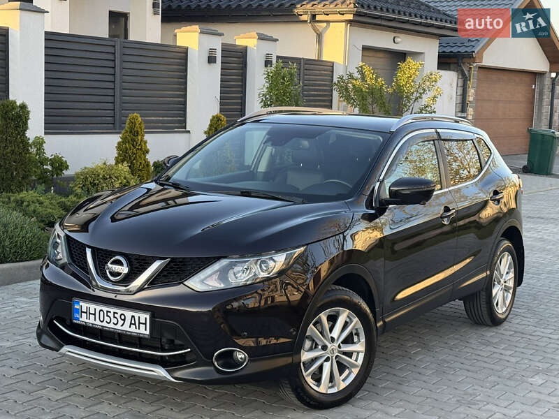 Позашляховик / Кросовер Nissan Qashqai 2015 в 