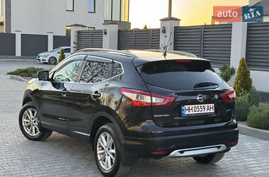 Позашляховик / Кросовер Nissan Qashqai 2015 в 