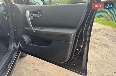 Позашляховик / Кросовер Nissan Qashqai 2009 в 