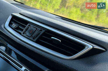 Позашляховик / Кросовер Nissan Qashqai 2018 в 