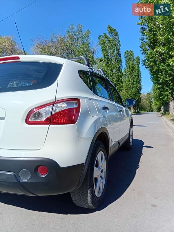 Внедорожник / Кроссовер Nissan Qashqai 2011 в Верхнеднепровске